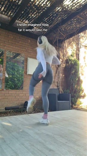 BEST SHUFFLE GIRL ELECTRO DANCE MUSIC VIDEO 2026 ON A VIRAL TIKTOK SONG❤️ #electro #dance #shorts