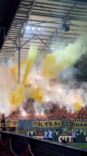 Kiel - Dresden, 20/12/2025, 2. Bundesliga, Choreo and pyroshow from Dresden ultras in away sector