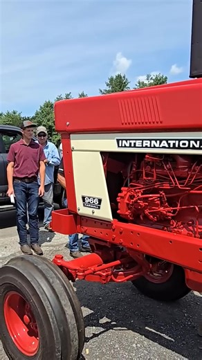 International 966 Tractor Auction Sets All-Time Record