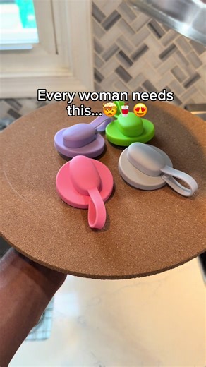Every woman needs this… 😍😩🥤 #drinks #messfree #usa🇺🇸 Turn any soda can into a sealed, spill-proof drink with this reusable can lid. Designed to keep your drink fresh, clean, and protected from dust, bugs, and leaks, this soda can cover is perfect for on-the-go use, car rides, travel, or everyday convenience. No more messy spills or wasted drinks-just snap it on and enjoy a cleaner, smarter way to drink from cans. A simple but powerful drink hack that makes a real difference.