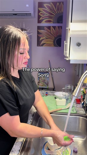 A “SORRY” can really save your life 😂😂😂😂😂😂😂 #fyp #viral #tiktok #funny #foryoupage