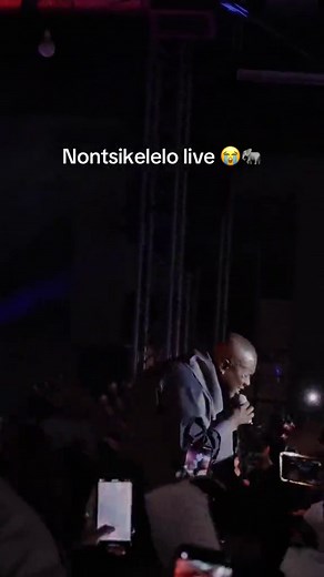 Loyiso Nontsikelelo Live Performance: Emotional Music and Entertainment