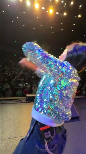 Live concerts😯 Christina does the #dance #aramsamsam🎶 #123andres #kidsvideo