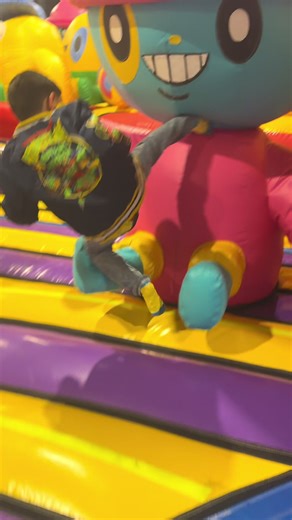 Looking for something fun to do with your kids? Check out Funbox we laughed so hard and made so many unforgettable memories. #familyfun #laughedsohard #funboxbouncehouse #birthdayfun