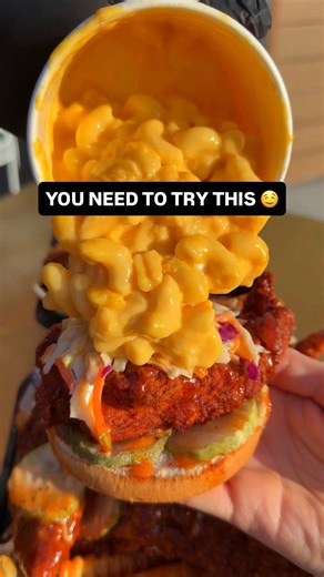 Adding Mac & Cheese to your Hot Chicken Sandwich should be a mandatory 🤤🔥 | HHC