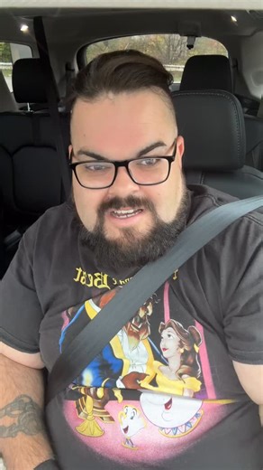 It’s FRIDAY which means cheat day! 🍕🍕🍕🍕 #cheatdayeats #pizzahurt | The Monorail Mouseketeers