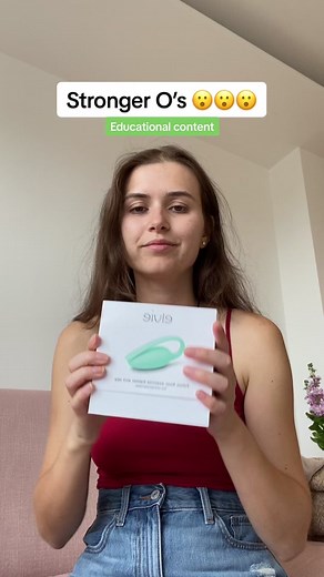 The Elvie Trainer is a smart kegel trainer to help you stregethen your pelvic floor #kegels #kegelexercises #kegeltraining #pelvicfloorexercises #pelvicfloorhealth