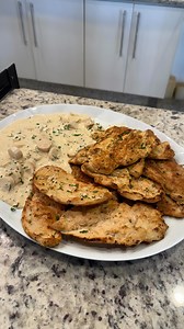 51K views · 2.1K reactions | Filé de Frango ao Molho de Palmito 01 kg de filé de frango Sal a gosto 03 dentes de alho 07 pimentas cumari 01 colher (café) de pimenta do reino 01 laranja (suco) 03 colheres (sopa) de azeite 02 colheres (sopa) de manteiga 01 cebola 05 colheres (sopa) de vinho branco seco 250 gramas de maionese 200 ml de água 01 vidro de palmito 05 colheres (sopa) de cheiro verde #receitas #amo #amocozinhar #deliciasdaeleni | Delicias da Eleni | Facebook