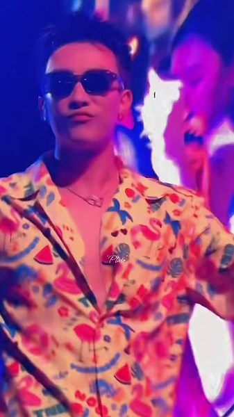 หูยยย หล่อไรเบอร์พ่ออ..😍😎#นุ๊กธนดล #richband💛🖤