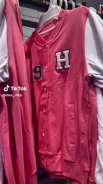 Ya saco merch 😍!!! #mylittlepony #mylittleponyfriendshipismagic #mlpfandom #equestriagirls #mlp #monsterhighdolls #monsterhigh #lps #littlepetshop #shadowhighdolls #lalaloopsy #rainbowhigh #everafterhigh #ashsilverstone #barbie #shadowhigh