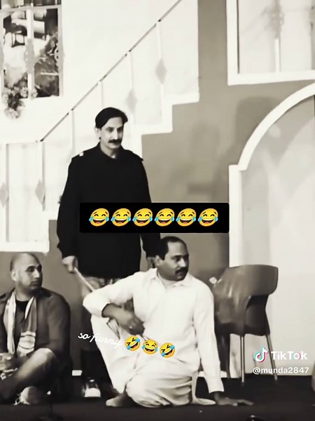 Hilarious Stage Drama Clips That Will Make You Laugh