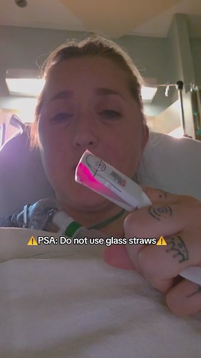 Also ppl on tiktok are saying metal are risky too. #glassstraw #glassstraws | Breezie Peepo