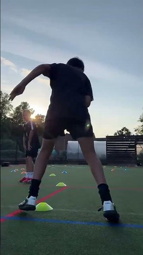 Get faster feet 🦶 ⚽️\n\nFootwork exercises are crucial in sports training because they enhance ag...