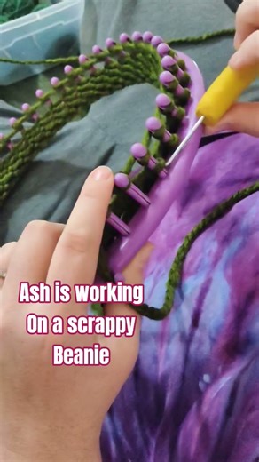 loom knitting a scrappy beanie