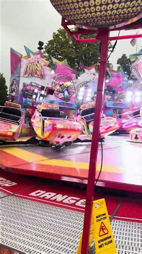 Breakdance (de Porter) off ride, Kermis Laren 2025.
