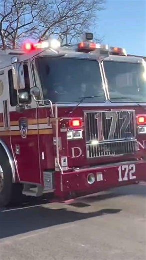 FDNY Ladder 172 hauling ass responding