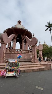 La Centenaria Banda Municipal de Tampico tiene en sus archivos musicales más de 4000 partituras que incluye boleros, danzones, pazos dobles, cumbias, así como piezas clásicas entre otras. Cada fin de semana los puedes escuchar en vivo en el Kiosko de la Plaza de Armas del puerto. #tampicocultural #turismotampico #Tampico | Tampico Cultural