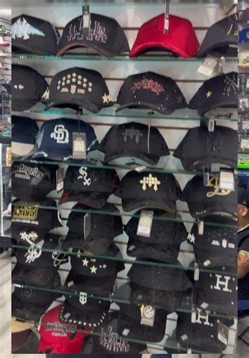 Mira esta tienda de gorras que está por MTY #mayoreo #gorras #mayoristas #monterrey #negocios