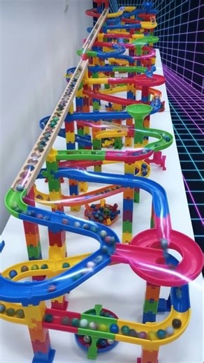 Wonderful maze with balls