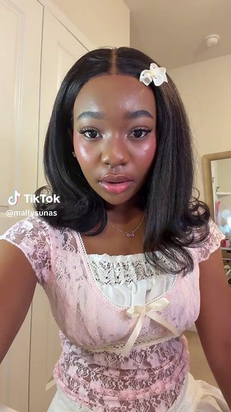 Coquette Dolly Makeup Tutorial for a Charming Look