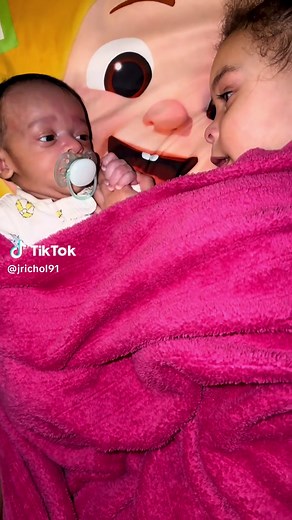 Look @ the love 💕 #siblings #siblinglove #explorepage✨ #fyp #family