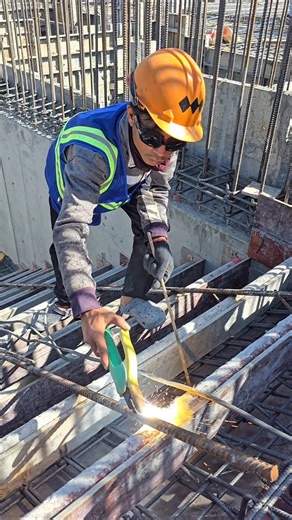 Welding staircase formwork #shorts #construction #skills #engineering