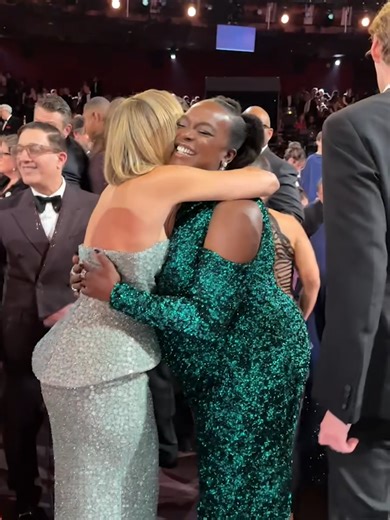 Wunmi Mosaku and Kate Hudson Share a Heartfelt Moment at the Oscars