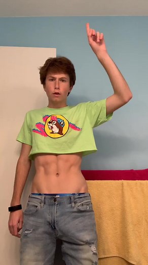 yes I’m flexing my abs sue me