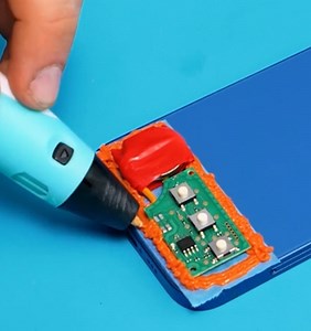 1.4M views · 4.4K reactions | A DIY phone cover idea to make sure never lose your car keys | 5-Minute Crafts Family | Facebook