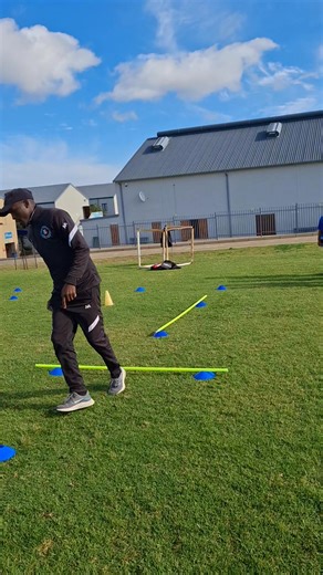 Building Future Champions – One Step at a Time! Our Foundation Phase learners are having a fantastic time as they take part in Agility Drills led by our professional coaches from Pitso Mosimane Soccer Schools. These drills are not just fun – they’re essential for developing key skills that benefit every sporting code! Benefits of Agility Drills: Boosts speed and quickness Improves coordination and balance Enhances reaction time Builds core strength and flexibility Develops better body control A 