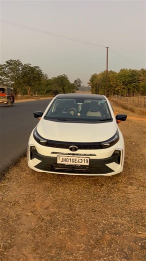 Tata Altroz 2026 modal view outside .. #tataaltrozcar #tata #car2026 #viral #altroz #reviewcar