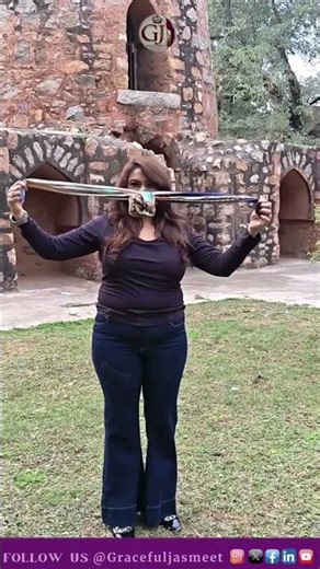 Easy way to tie a rosette style scart✨👇🏻💫