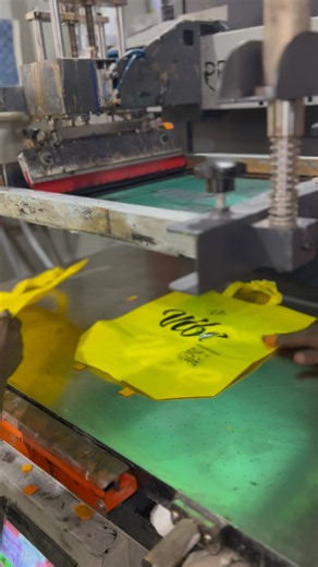 This Automatic Machine Prints 1000 Bags Per Hour! Amazing Quality #screenprinting #printingmachine