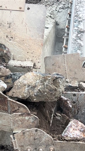 Stone Crashing ASMR: Relaxing Sounds of Nature