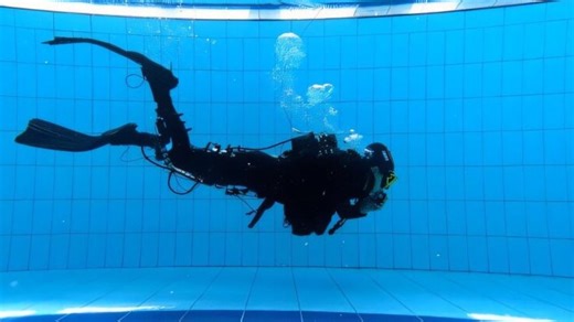 World-first portable robotic exoskeleton slashes diver air use by 22%
