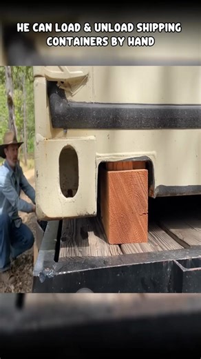 253K views · 1.2K reactions | He can load & unload shipping containers by hand | Canitellstevekoozer | Facebook