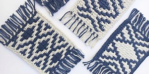 Finishing your fringe on overlay mosaic crochet in rows