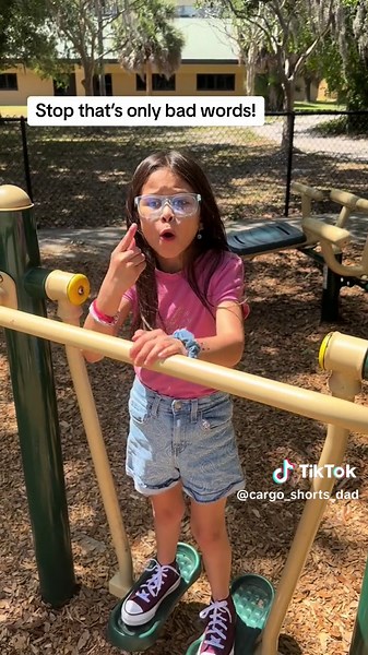 Learn Sign Language with Kylee: A Heartwarming Father-Daughter Interaction