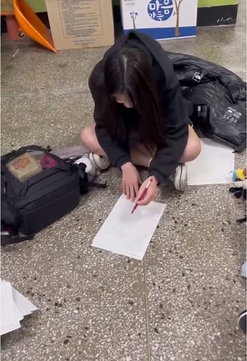 기말 끝나서 초등학교 놀러왔다가 갑자기 도덕 시험지 채점하기 #추천 #추천안뜨면삐짐 #추천떠라 #시험 #기말고사 #도덕