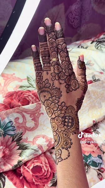 Eid Mehndi Designs by Lopa | Beautiful Mehendi Artwork