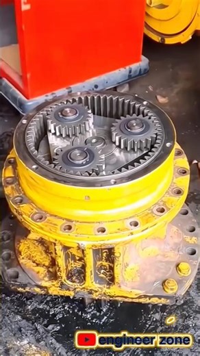 Komatsu PC200-8 Swing Motor Assembly | Excavator Swing System Explained ⚙️🔥 #Shorts