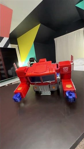 Transforming robot toy