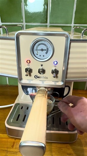 La machine Cecotec Vintage à l'epreuve de l'espresso Macchiato