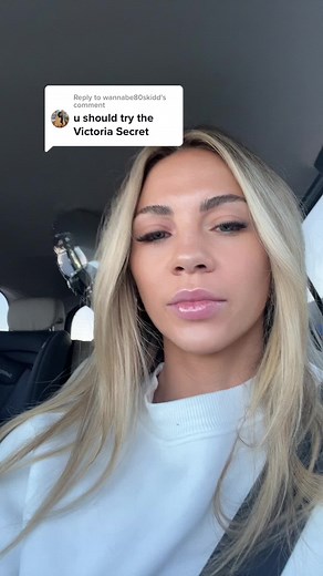 CourtneyCahoon (@courtneyycahoon) - Victoria's Secret Advent Calendar Unboxing Experience