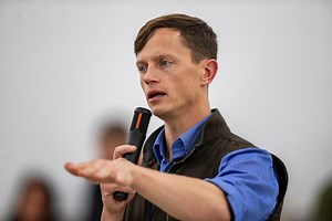 Democrat leads Republican for governor in state Trump won 3 times—Poll