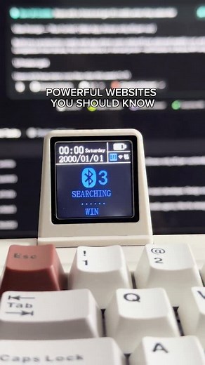 Zach Dunnett on Instagram: "Powerful websites you should know part 800... 👖🧢🧦 ...generate any cutting pattern. #tech #websites #ai"