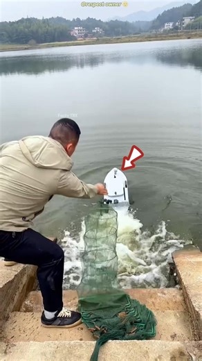 China’s High-Tech Fishing Boat Will Blow Your Mind! 🎣🚤#shots #facts