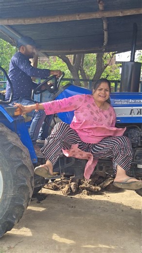 बेटा दोनों इधर पैर करके बैठते हैं #funny ##sorts #ytshorts #comedy #viralvideo