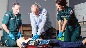 Cycling duo call for CPR awareness