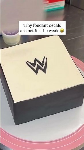 Easy - Beginner Friendly How to make a ROYAL RUMBLE decal on Fondant